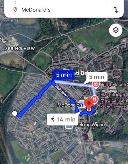 Spacious 4-Bed House, Perfect for Families, Near Haigh Hall, WiFi & Parking - 6