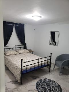 North Guest Suite Apartment - 6