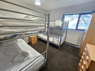 Rural Group Lodging 19 rooms 83 beds Games room - 4