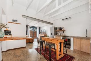 Dolphin Coast Doll House - quaint cottage close to the beach! - 9