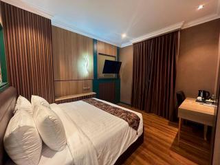 Bona Ventura Hotel & Skybar - 1