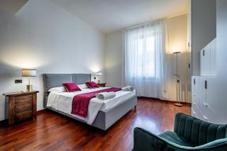 YD Florentine Charm & Comfort - 0