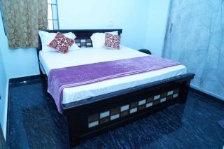 Madhava Home Stay - 9