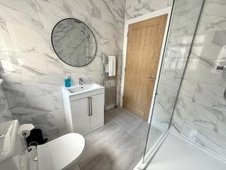 The Cosy Cwtch 2BR Apartment in City Centre - Cardiff - 1
