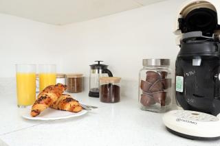 10 off weekly, 20 off Monthly - free parking - Cardiff - 4