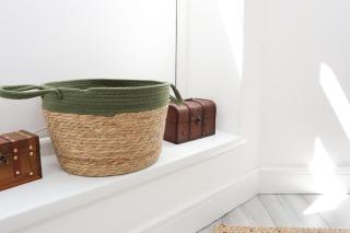 10 off weekly, 20 off Monthly - free parking - 1