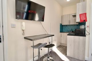 Belgrade Lodge Studio 1 - City Centre, WiFi, Parking - Coventry - 9