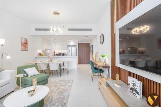 Vogue Madinat Jumeirah Living with Balcony and Pool - Burj AlArab views - Two Bedroom Apartment - 2