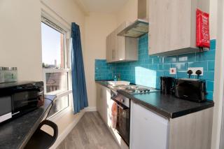 Belgrade Lodge Studio 6 - City Centre, Parking, Netflix, Superfast WiFi - Coventry - 7