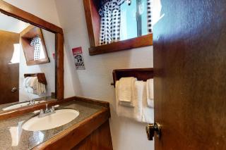 Lazy Bear Barn - Family-Friendly Mountain View Cabin with Wi-Fi, Fireplace, & Deck - 2