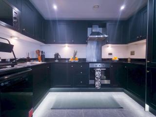 Pass the Keys Luxury 2BR with Balcony Views - 6