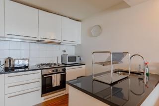 Spacious and Well-Connected 1BD near Oval Station - 5