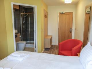Jubilee Ground-floor Double Bedroom - 6