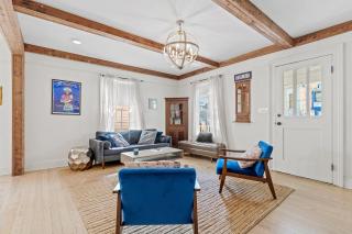 New Orleans retreat w private pool - 9
