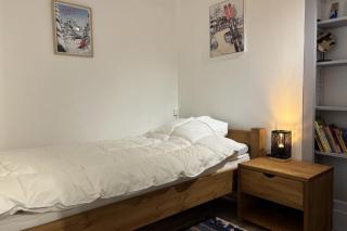 48m With Balcony And Mountain View! - 2