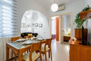 Fridays Flats Whisper-quiet Near Sagrada's Heart - Barcelona - 4