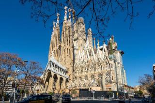 Fridays Flats Whisper-quiet Near Sagrada's Heart - 2