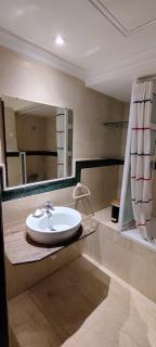 Room in a cosy high-standing apartment centrally located in Marrakesh - 9