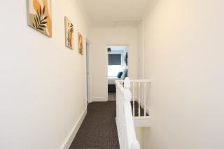15 off weekly and off 20 Monthly - free parking - Cardiff - 2