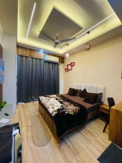 Visitor stop - Greater Noida - 4