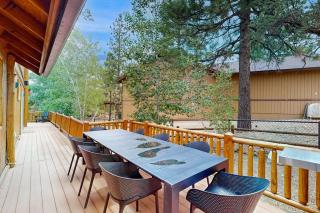 Big Bear White Skies ~ Fantastic cabin with fireplace, game room, mountain view, & hot tub - 3