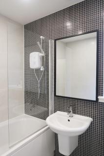 Spacious 2 Bed Apartment Near Glasgow Airport - 9