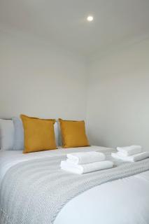Spacious 2 Bed Apartment Near Glasgow Airport - 5