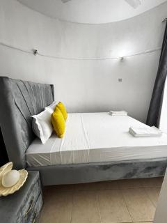 Cozy 1 bedroom in Nyali located behind city mall walk to the beach - Mombasa - 2