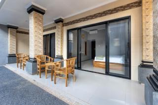 The Tis Guesthouse and Hostel - 8