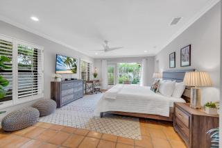 Heated pool Quiet Neighborhood Family Vacation Escape Key - 7