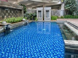 Luxury 3BR Kemang Village Netflix, WiFi, Pool - 7