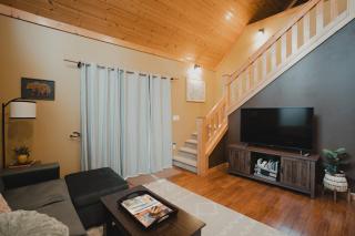 New - Cabin Minutes to Mt Rainier - EV, HotTub, 2 Queen and Twin - Ashford - 8