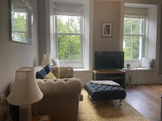 DeCressy Apartment - Par - 5