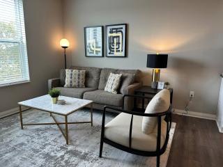 Near Osu Riverside No Steps Garage Parking! - 2