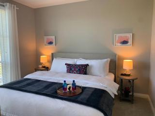 The City View Suite Garage Parking Top Floor! - Columbus - 6