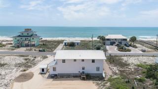 7 Seas Ocean Breeze Sleeps Kitchens St George Island Pet Friendly Family - St. George Island - 1