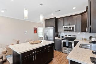Mid-City 4BR w Pool & Balcony Near Streetcar & FQ - 4