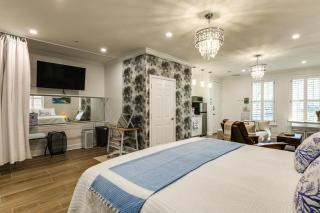 Pet-Friendly Studio 6 Mi to Jupiter Beach Park! - 3