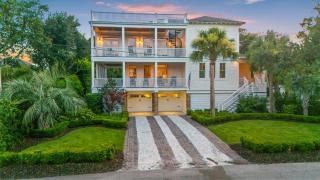 AV3-37: 3 37th Avenue - 3
