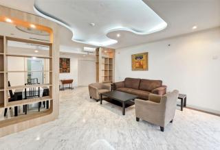 Large & Luxury Menteng Apt 3BR Pool, Gym Wi-Fi - 4