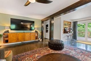 Artistically furnished Creekside House with Pond - Waynesville - 2