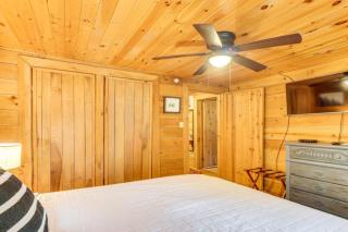 Bear In Flannel Cabin Hot Tub - Townsend - 7