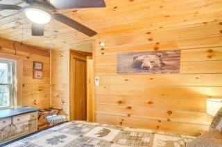 Bear In Flannel Cabin Hot Tub - Townsend - 5