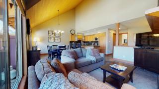 Spacious Chalet with PRIVATE Hot Tub by Harmony Whistler - Whistler - 9