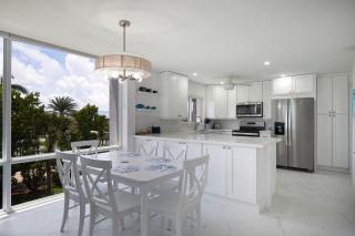 Gorgeous Island Beach Club Condo BRAND NEW - 5