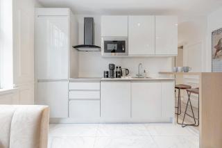 The Hyde Park Apartment - Central and Bright - 1