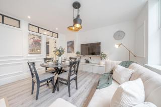 The Hyde Park Apartment - Central and Bright - 0