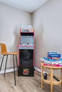 Cowboy Pool Arcade Soccer Field 5BR Family Retreat - Ward Spring - 1