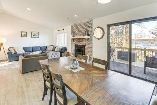Lake View and Deck Group Getaway in Whitehall! - Whitehall - 9