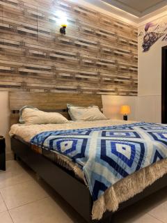 2 Bed Luxury Furnished Apartment In DHA Phase 8-Lahore - Lahore - 6